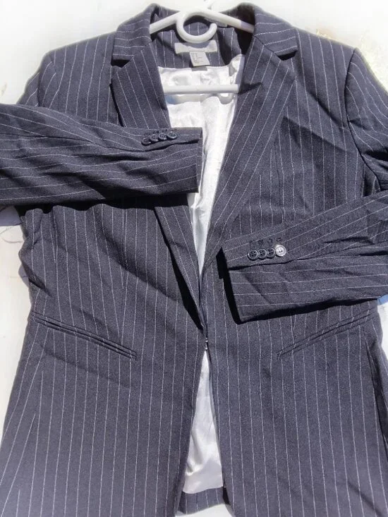 Women's Blazer, by H & M - Picture 3 of 9